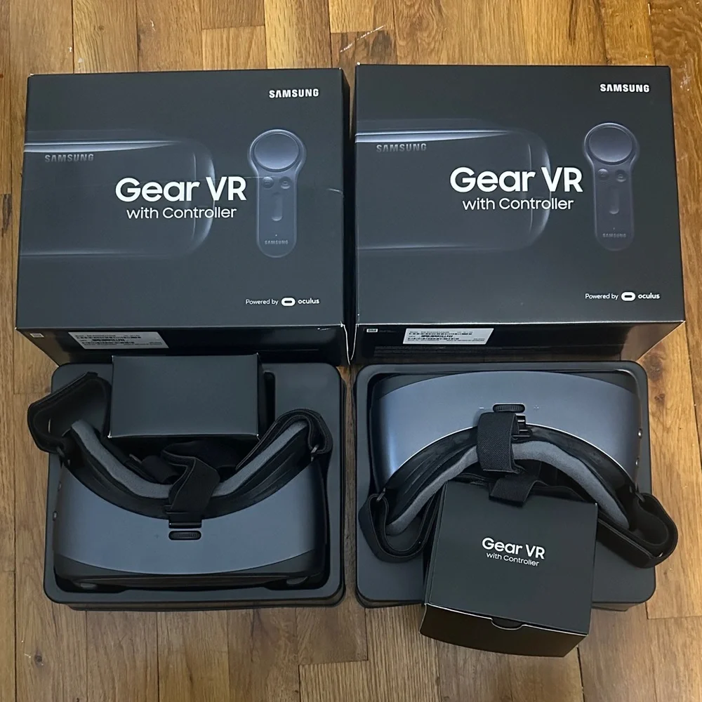 Samsung Gear VR with Controller - Dark Gray
